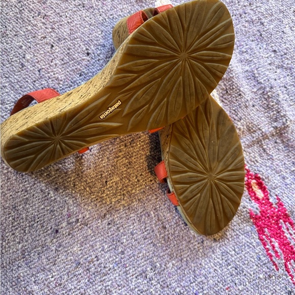 Women's Patagonia Solimar Wedge Strappy Sandals Shoes Size 10M Red Leather AA3 - Picture 4 of 5